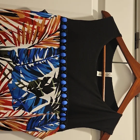 Asymmetrical Hawaiian Dress - Picture 3 of 4